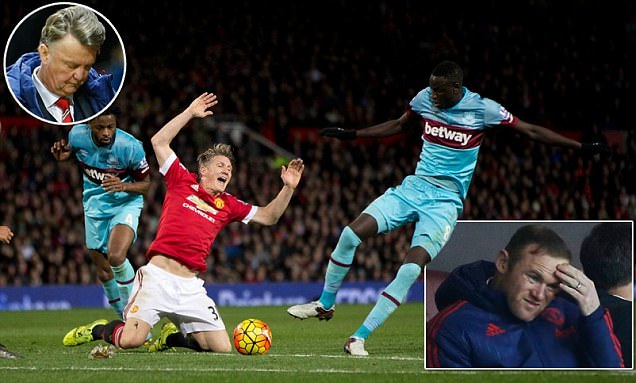 MU Kembali Bermain Seri, Van Gaal Gagal Jauhi Rival Sekota